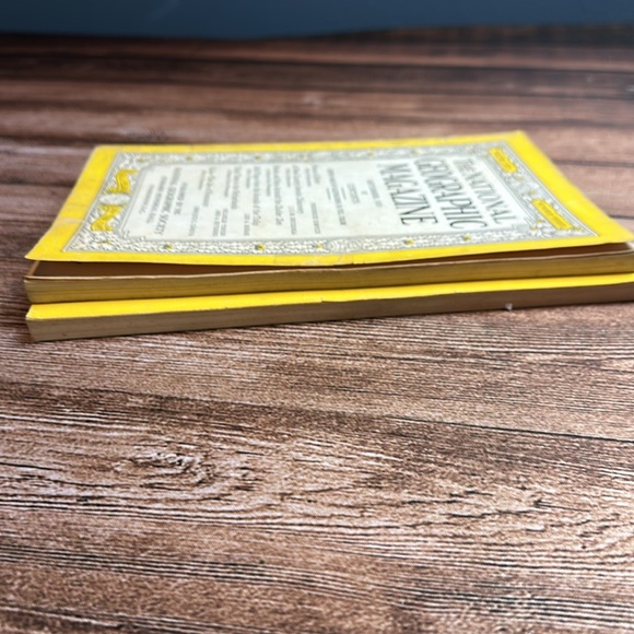 National Geographic - November / September 1933 - No Maps, Distressed, see pics - Picture 9 of 16